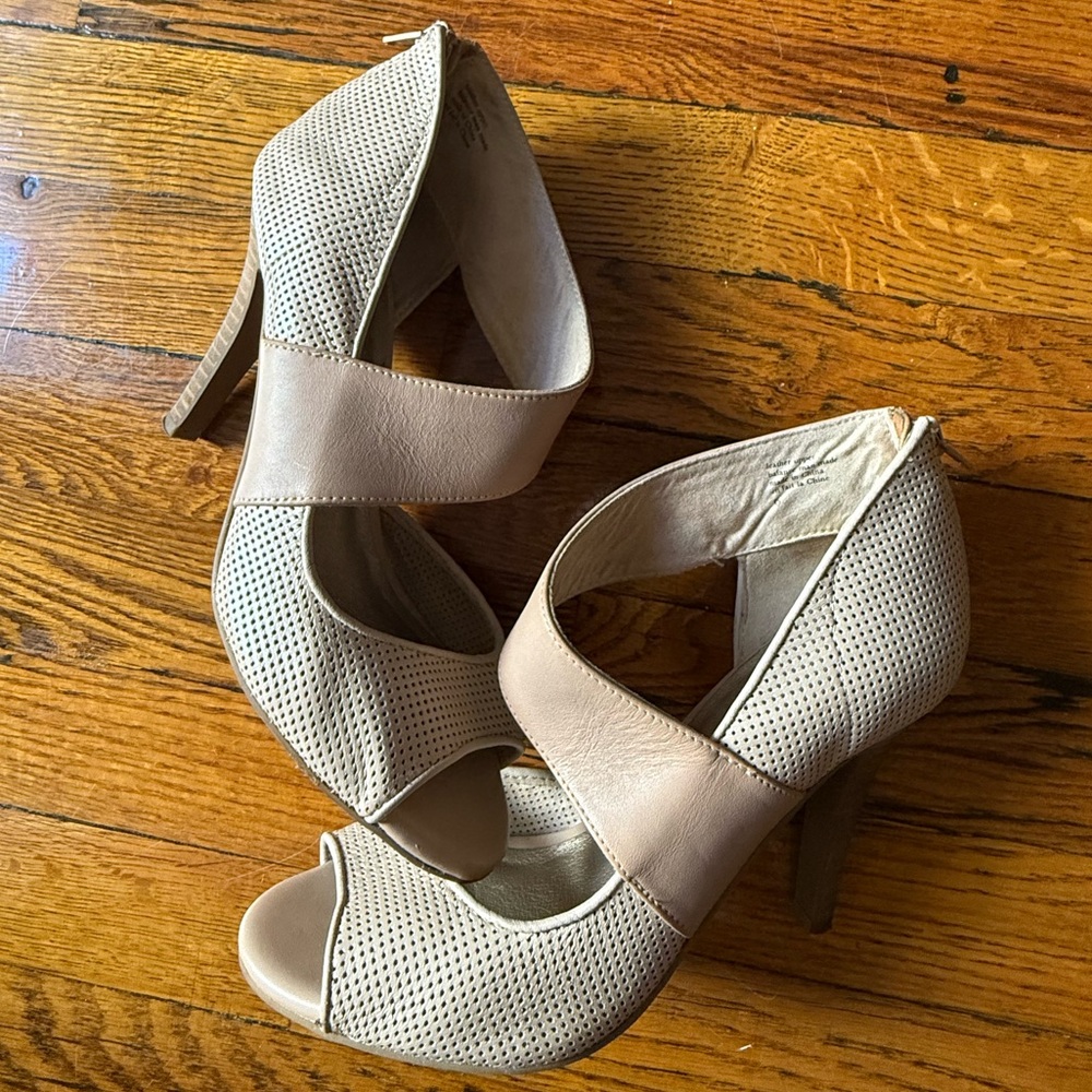 Seychelles Nude Heels